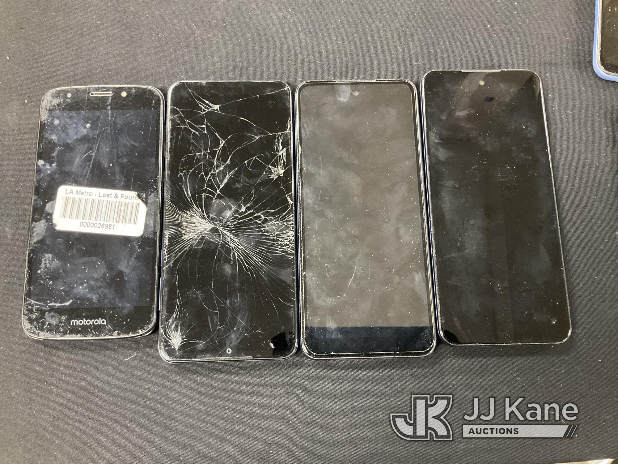 (Jurupa Valley, CA) 24 Motorola & Samsung Phones Used