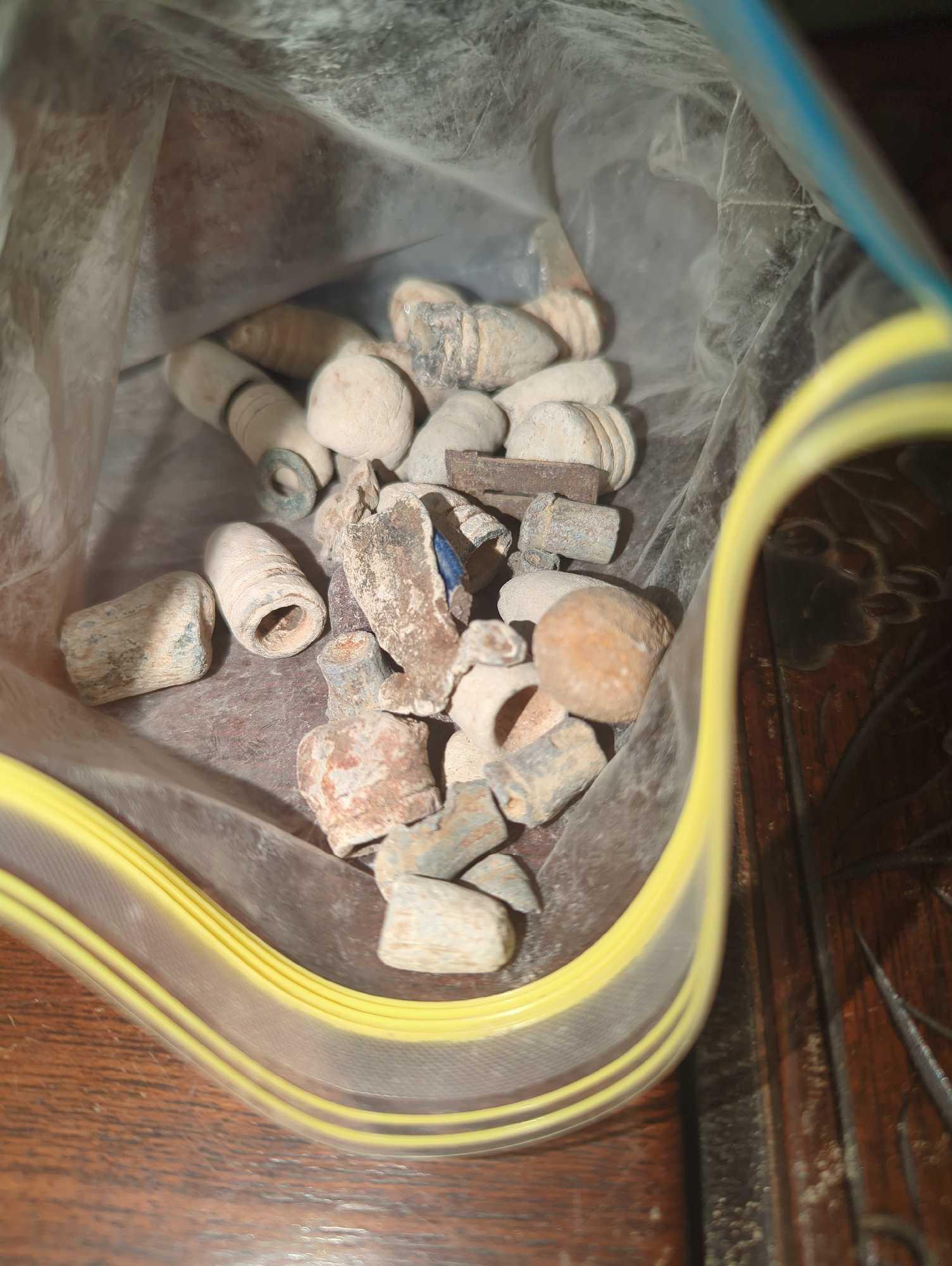 (BR1) LARGE LOT OF COLLECTORS ITEMS, CIVIL WAR BULLETS FIRED AND UNFIRED. ARTIFACTS, STONES,