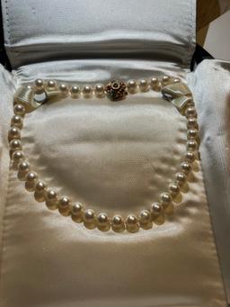Bailey Banks and Biddle 16” Cultured Pearls.