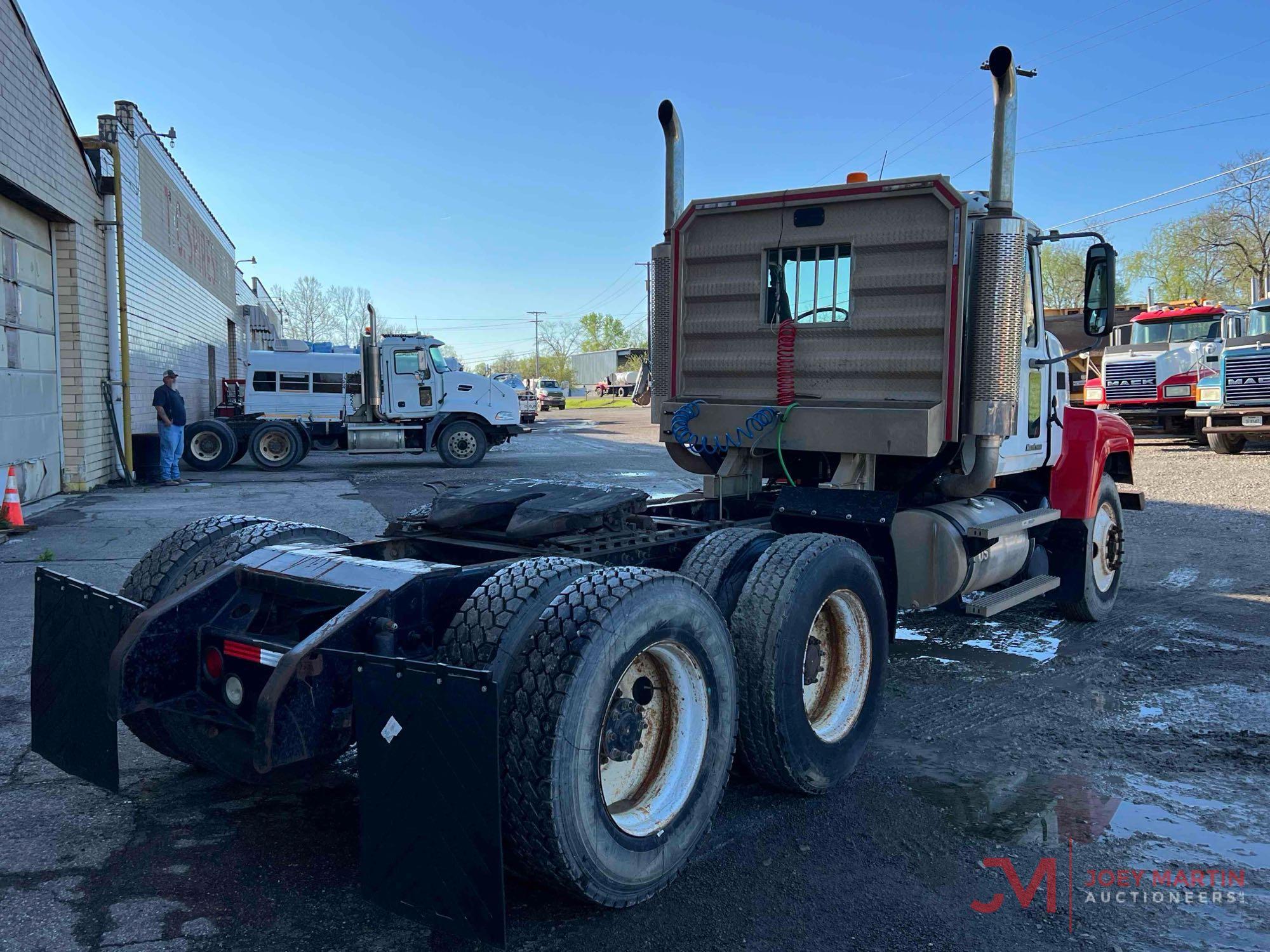 2005 MACK CHN613 DAY CAB TRUCK TRACTOR