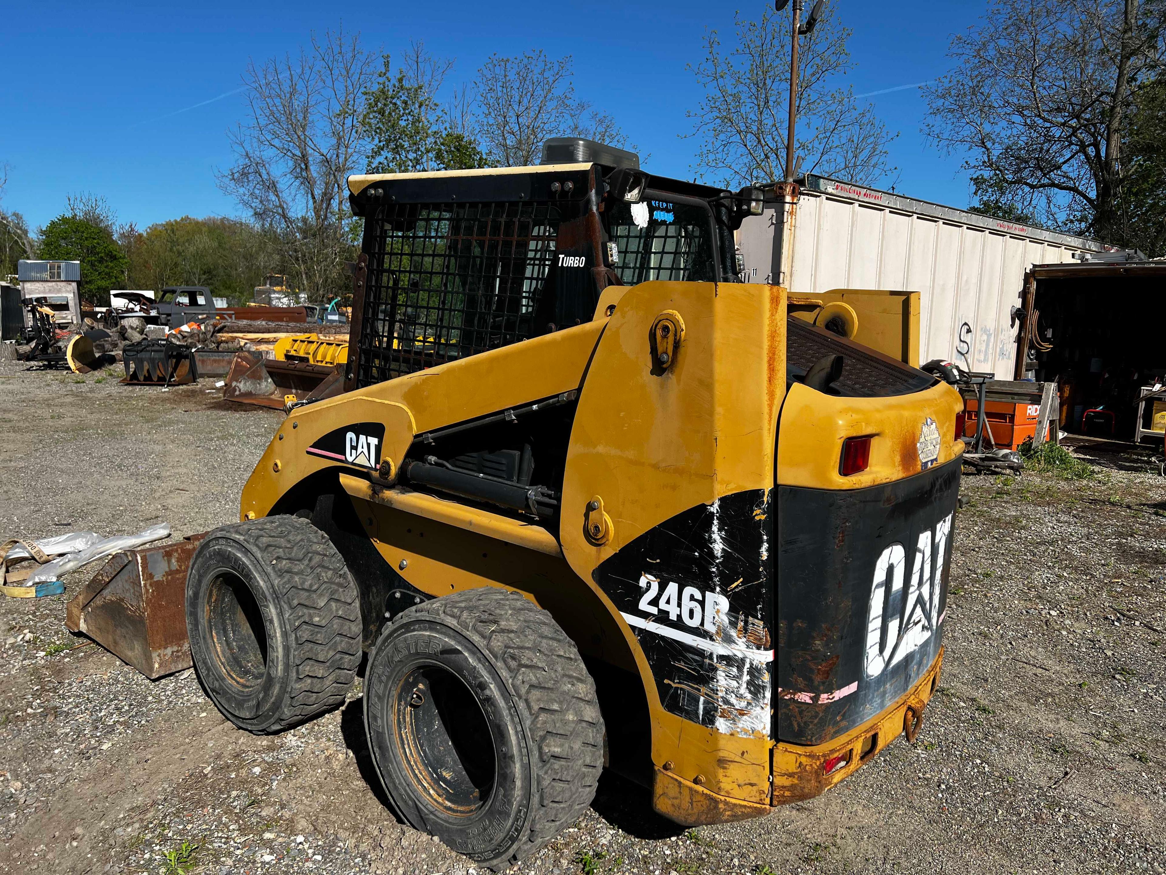 CAT #246B Diesel Diesel Rubber Tire Skid Steer, Hrs: 2,976, Turbo, Heat, Enclosed Cab, 72" Bucket