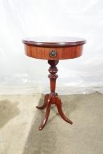 Small Mahogany Round Top Table