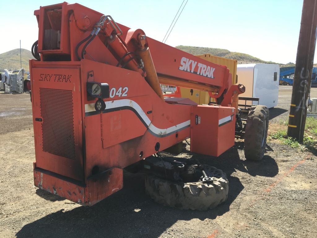 1999 Sky Track 8042 Forward Reach Forklift,