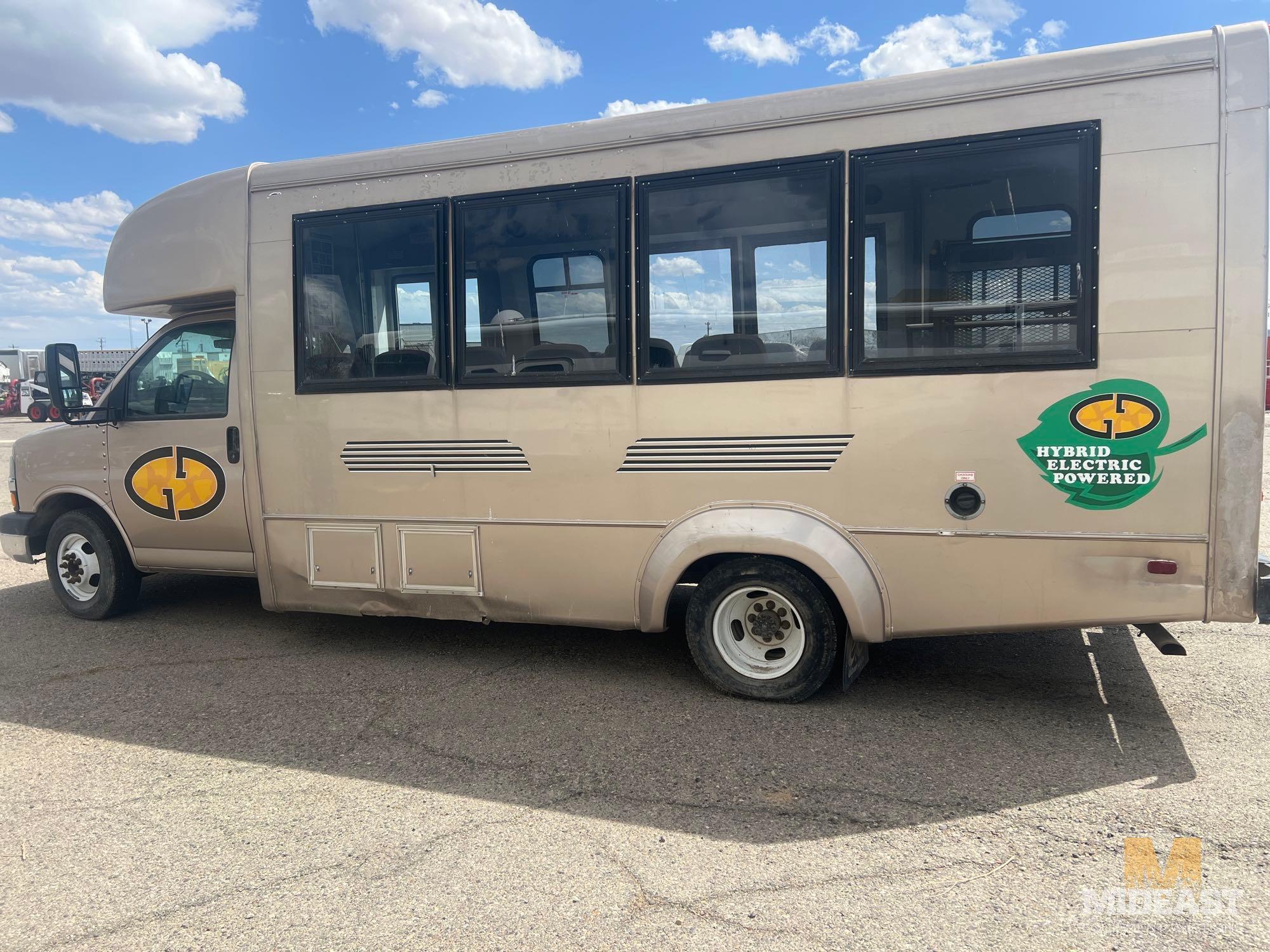 2015 Chevrolet Express G4 500 Bus