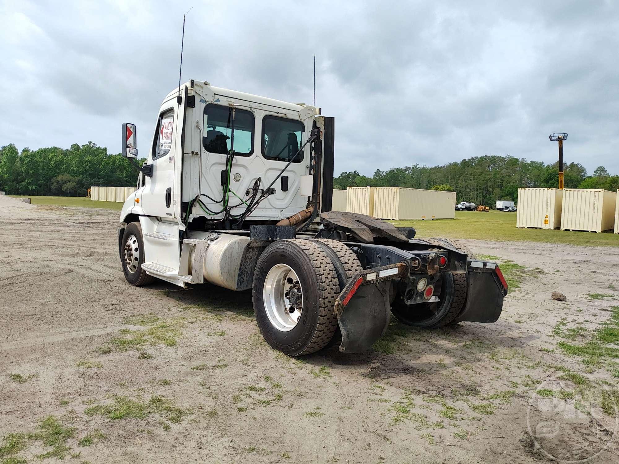 2014 FREIGHTLINER CASCADIA SINGLE AXLE DAY CAB TRUCK TRACTOR 3AKBGADV9ESFM6768