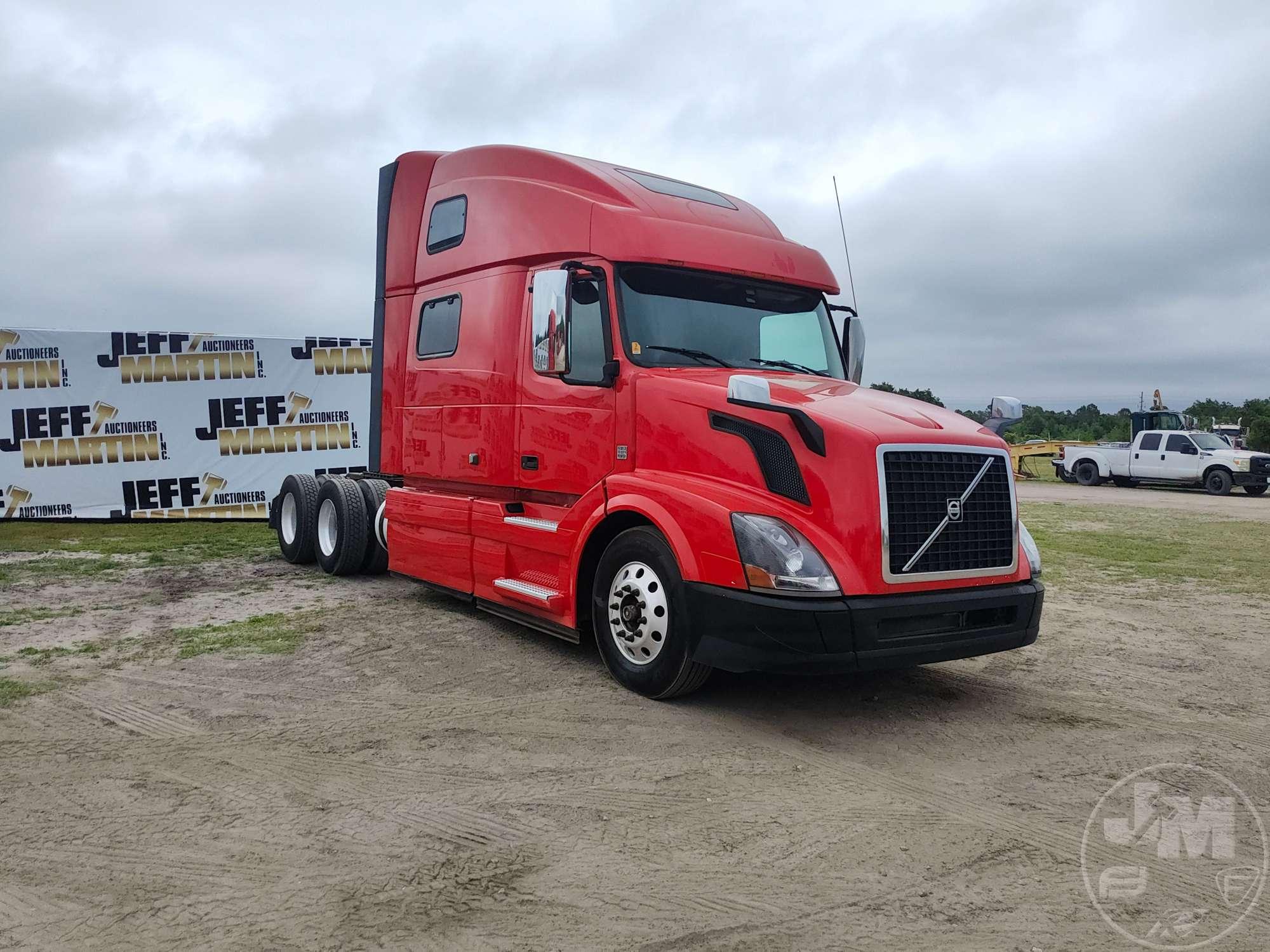 2017 VOLVO TRUCK VNL 780 TANDEM AXLE TRUCK TRACTOR VIN: 4V4NC9EH2HN976493