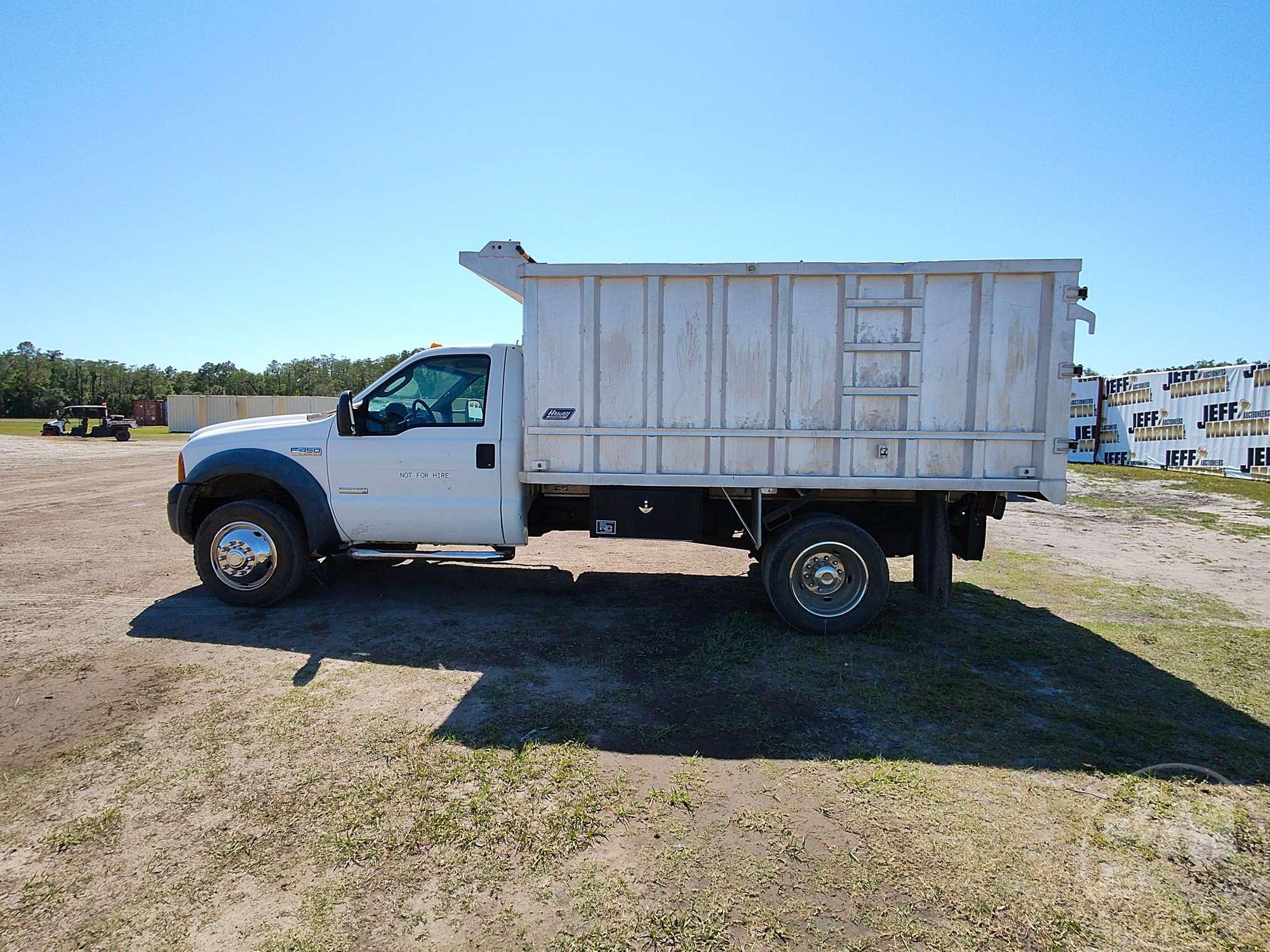 2007 FORD F-450 SINGLE AXLE DUMP TRUCK VIN: 1FDXF46P87EB35020