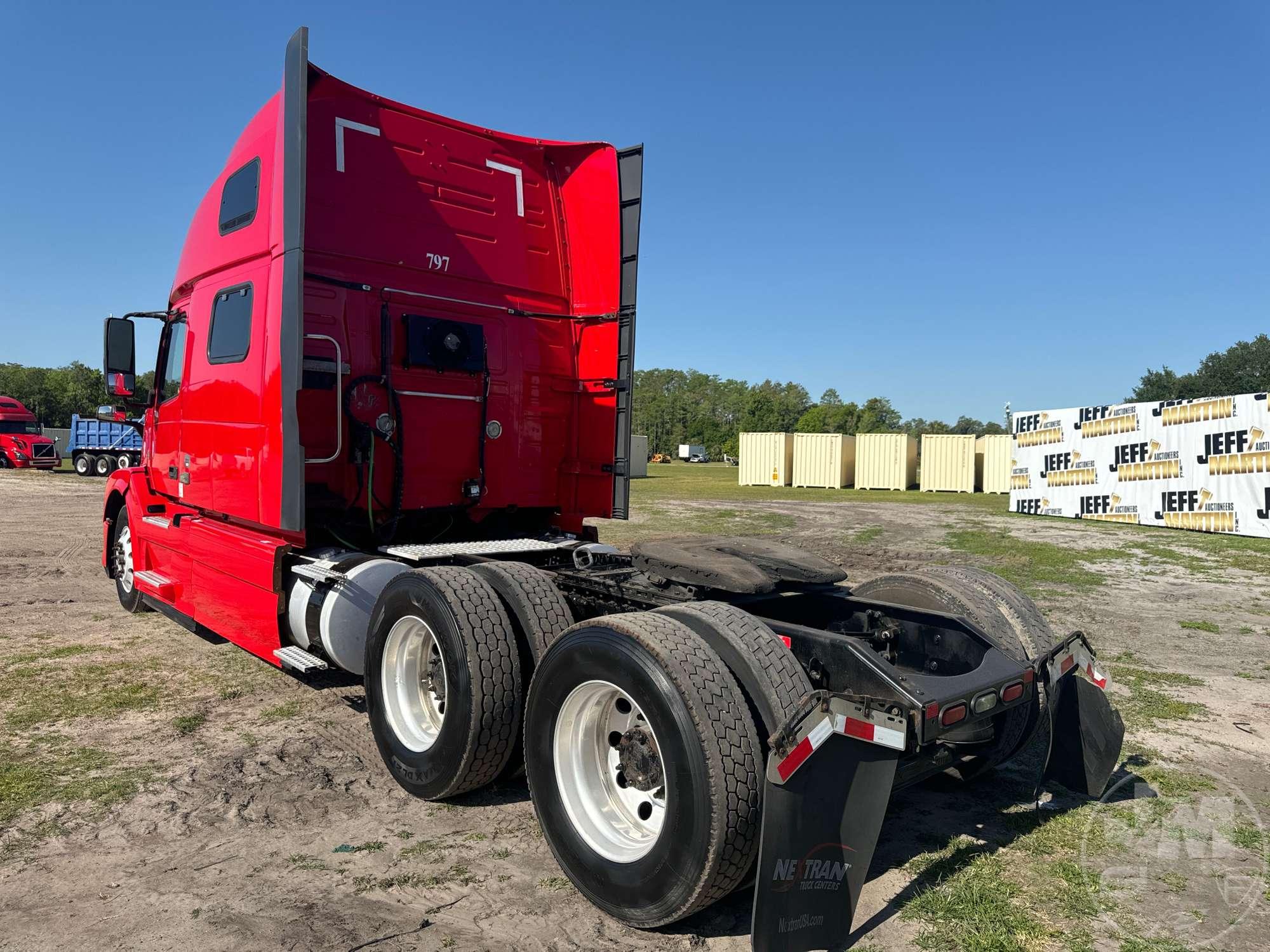 2017 VOLVO TRUCK VNL 780 TANDEM AXLE TRUCK TRACTOR VIN: 4V4NC9EH8HN976496