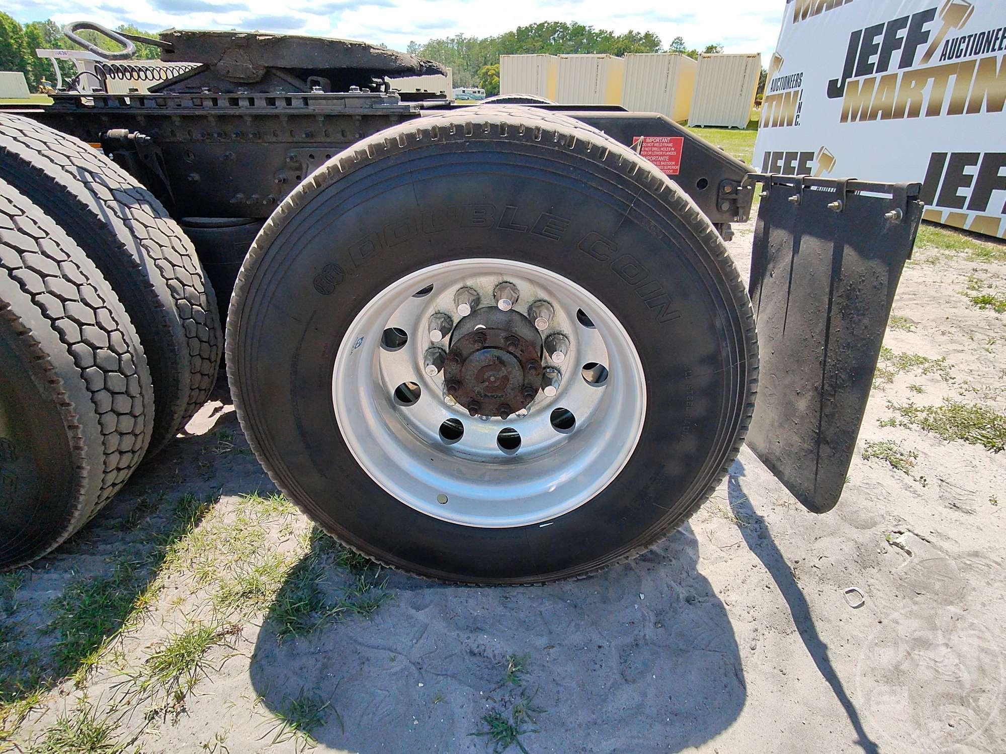 2017 VOLVO TRUCK VNL 780 TANDEM AXLE TRUCK TRACTOR VIN: 4V4NC9EH9HN976684