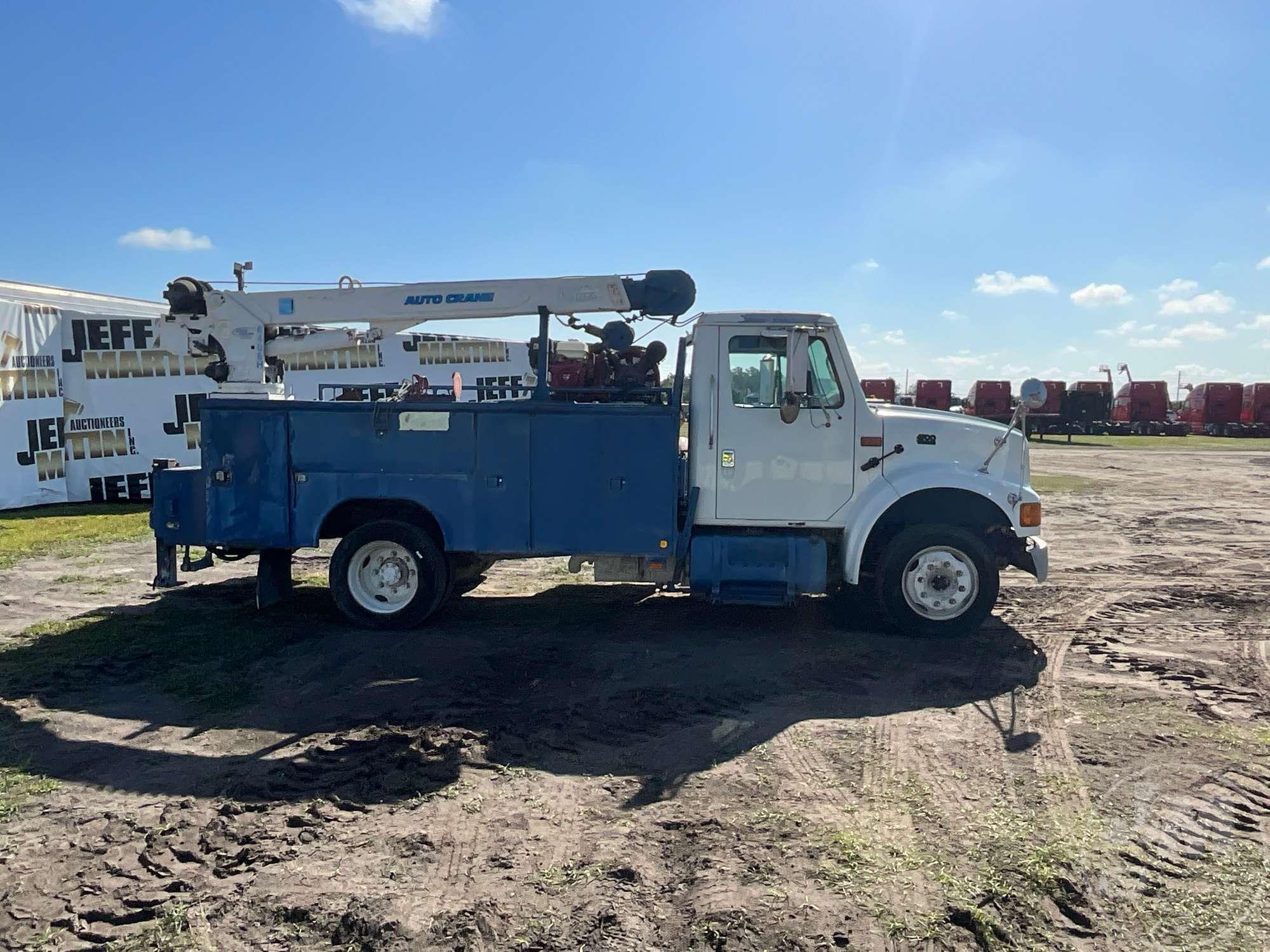 2002 INTERNATIONAL 4700 S/A MECHANICS TRUCK VIN: 1HTSCABK02H407697