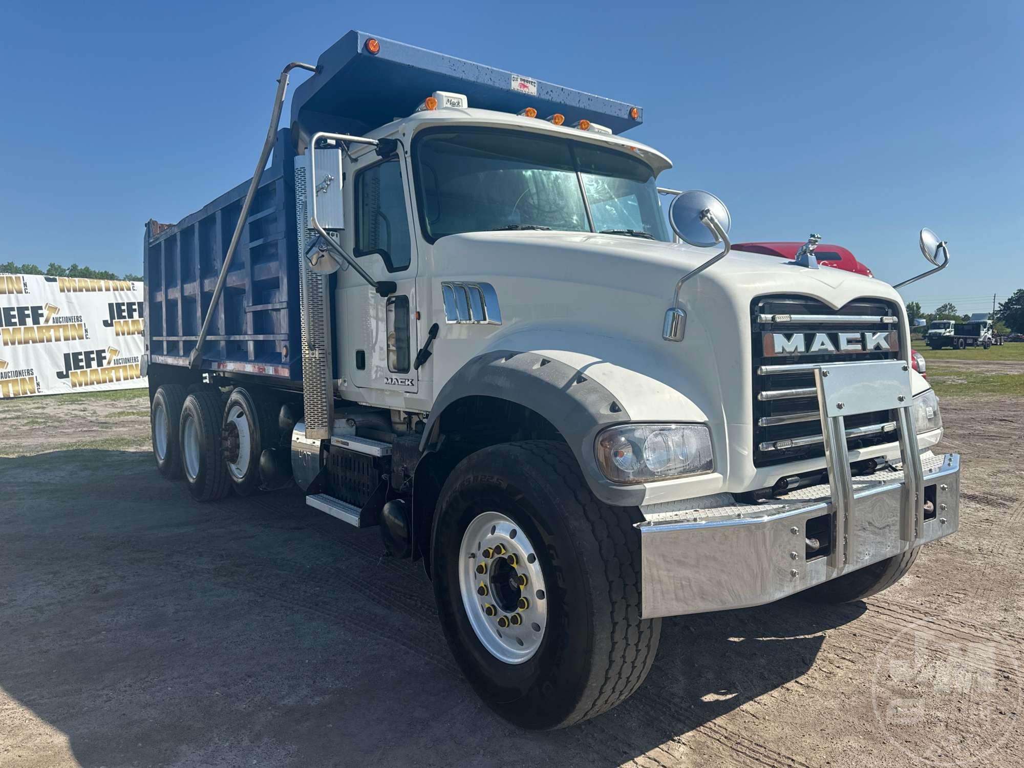 2013 MACK GU713 GRANITE TRI-AXLE DUMP TRUCK VIN: 1M2AX04C2DM017199