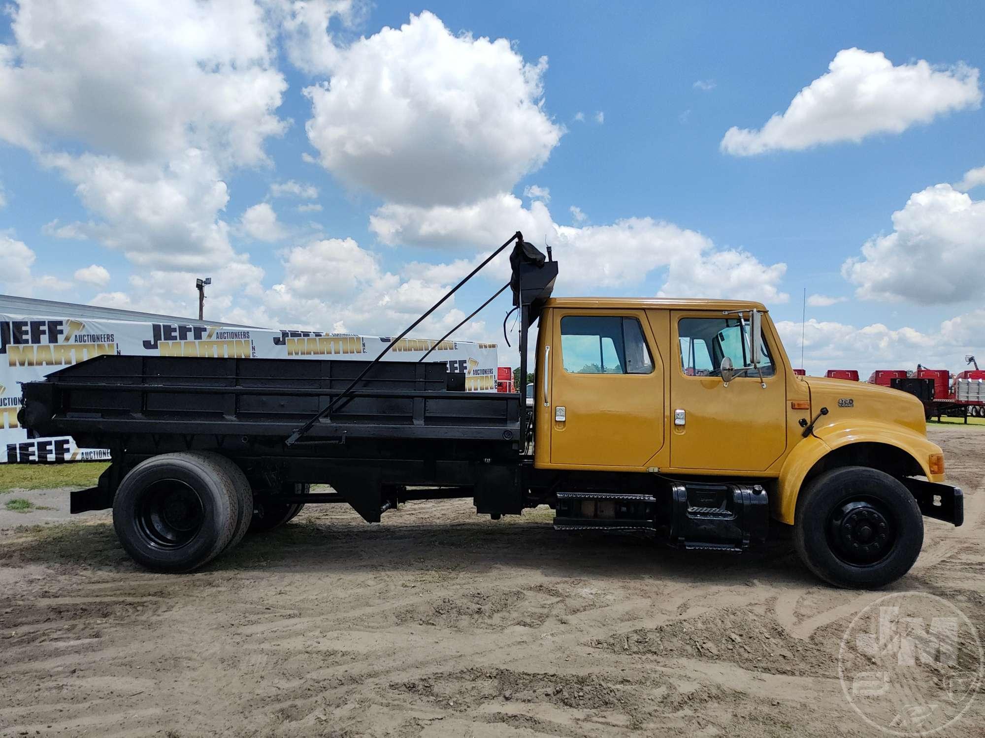 2001 INTERNATIONAL 4700 SINGLE AXLE DUMP TRUCK VIN: 1HTSCABN01H396886