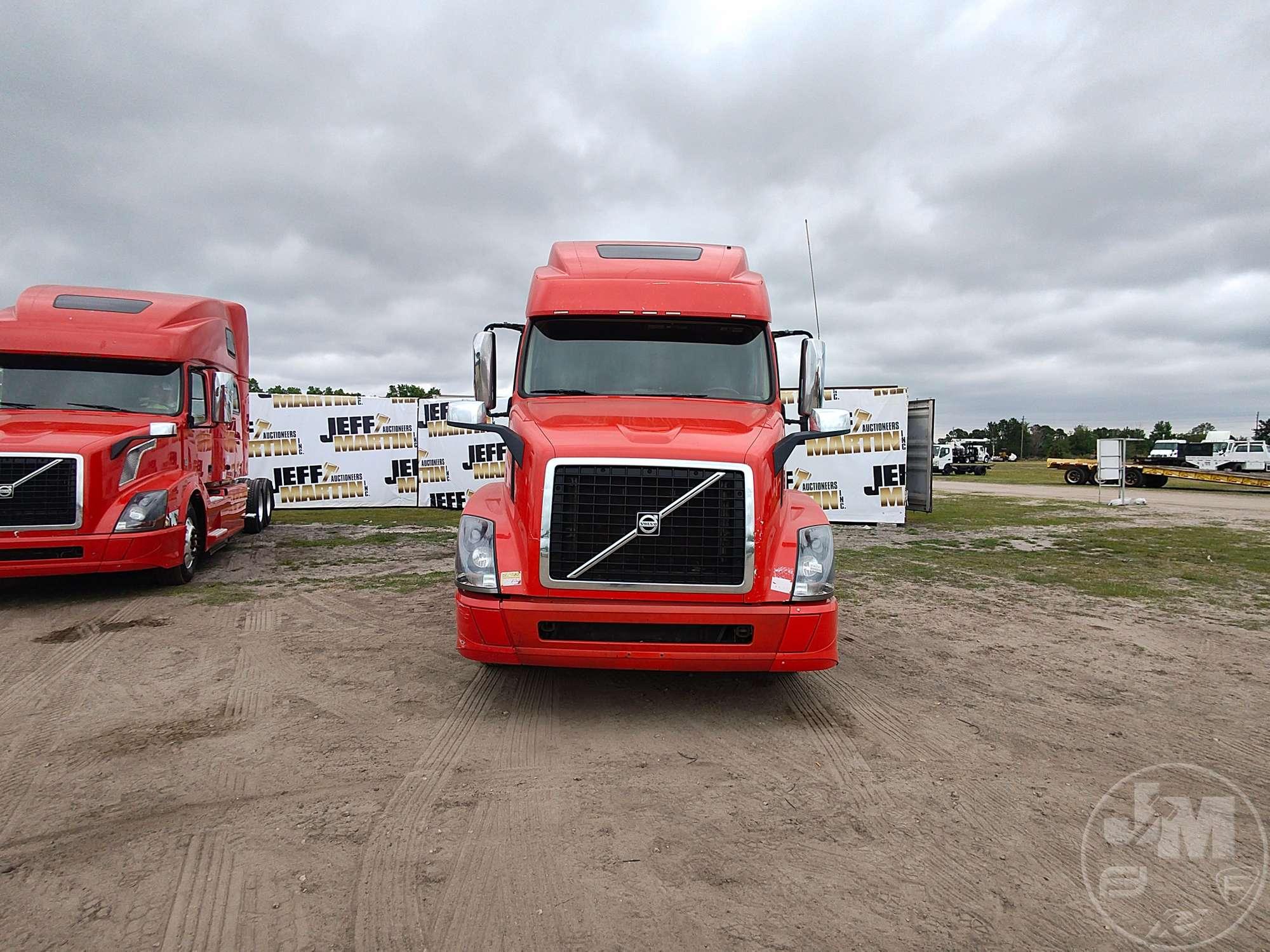 2017 VOLVO TRUCK VNL 780 TANDEM AXLE TRUCK TRACTOR VIN: 4V4NC9EH5HN976519