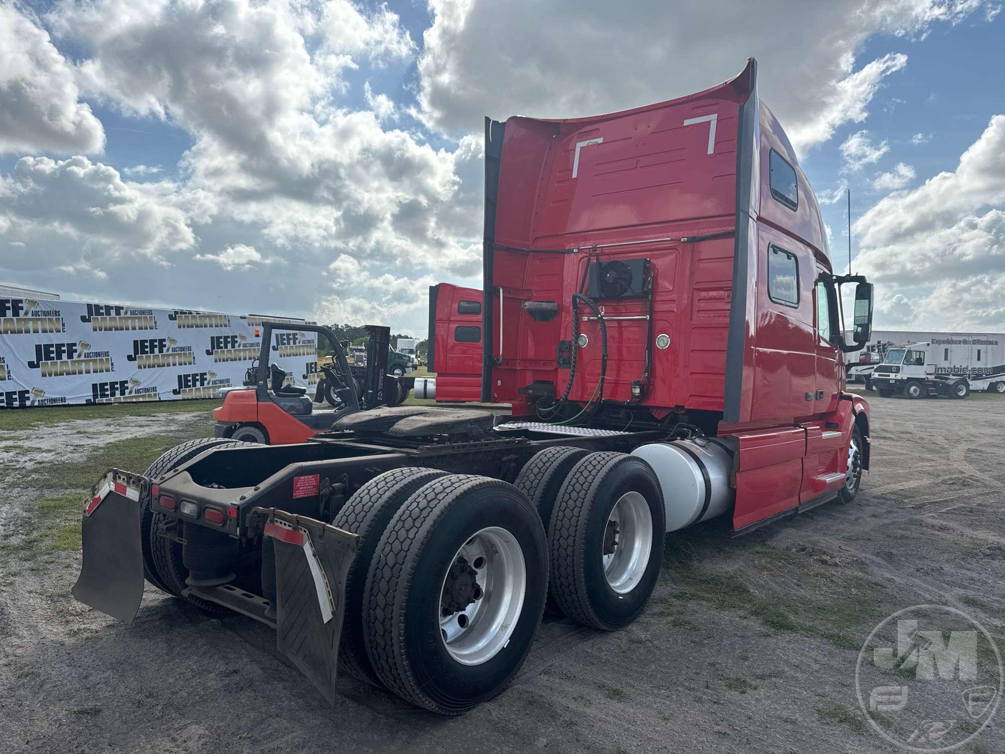 2017 VOLVO TRUCK VNL 780 TANDEM AXLE TRUCK TRACTOR VIN: 4V4NC9EH6HN976495