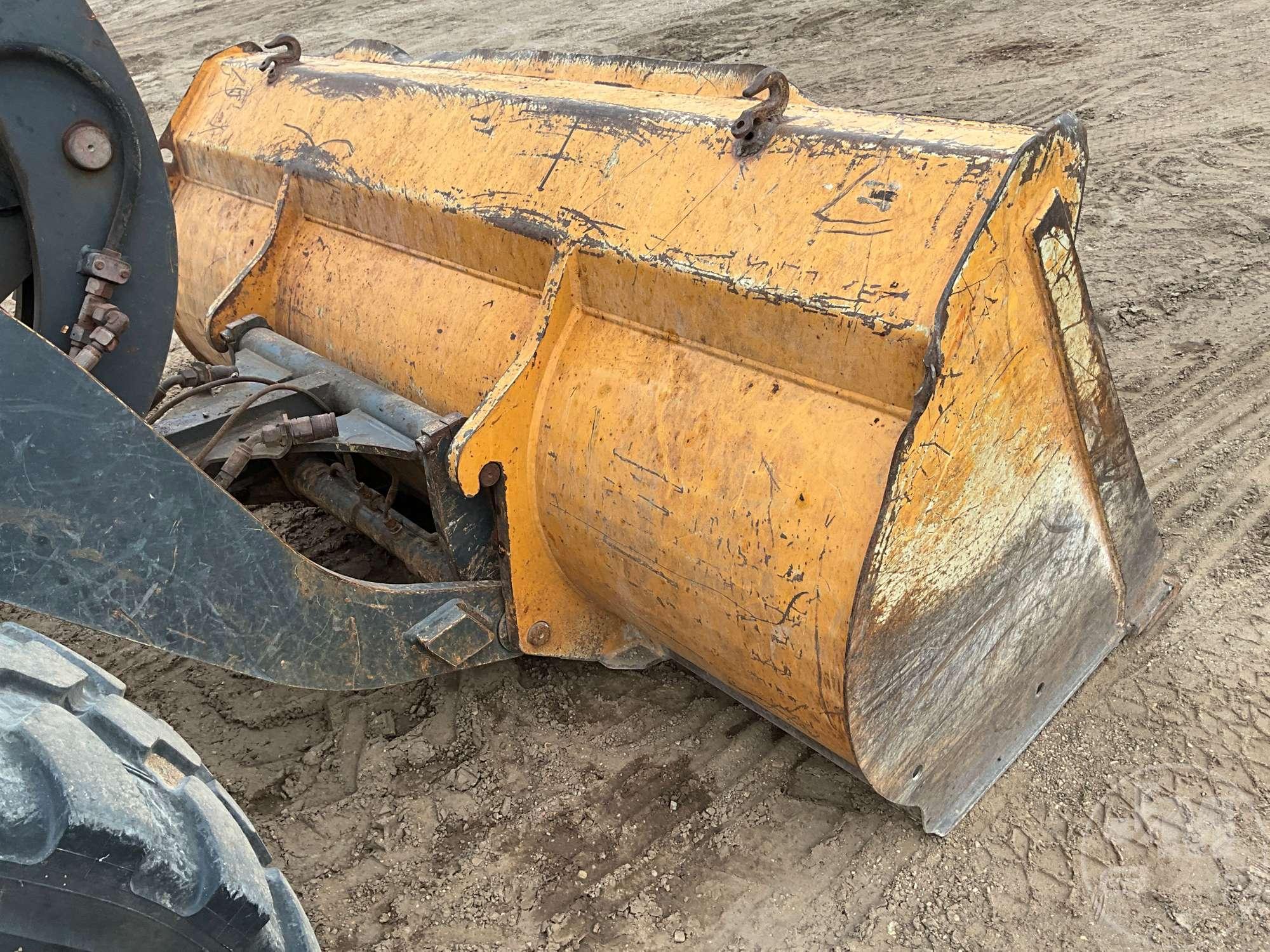 DEERE 324J WHEEL LOADER SN: 114024TXAZB032428