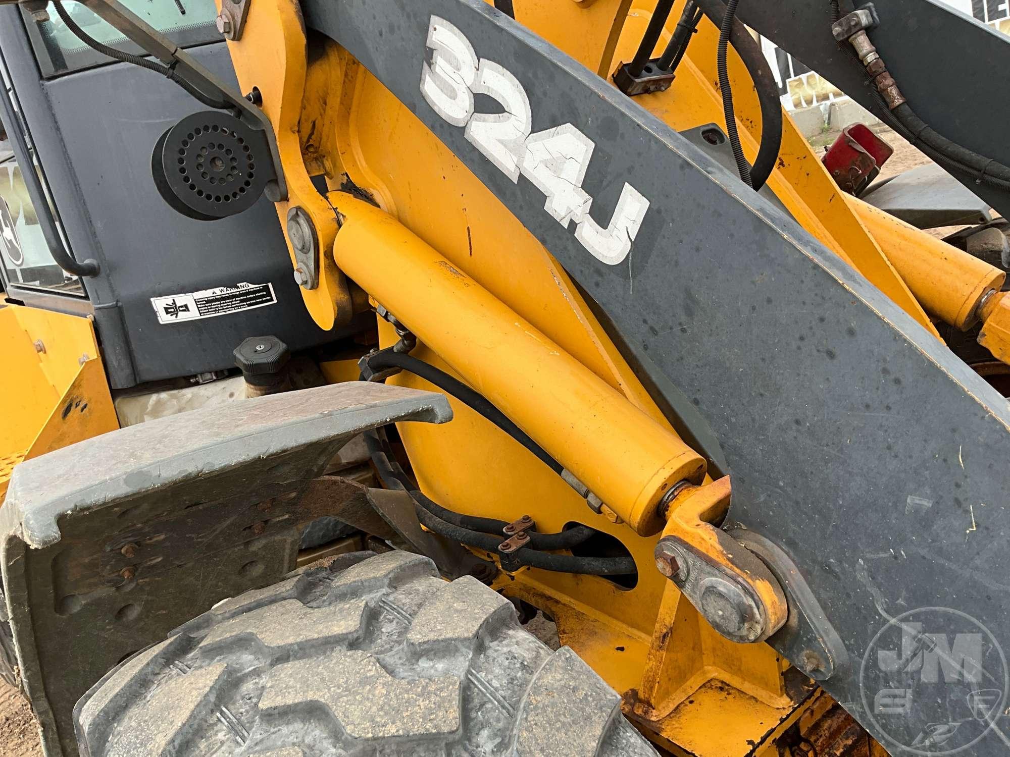 DEERE 324J WHEEL LOADER SN: 114024TXAZB032428