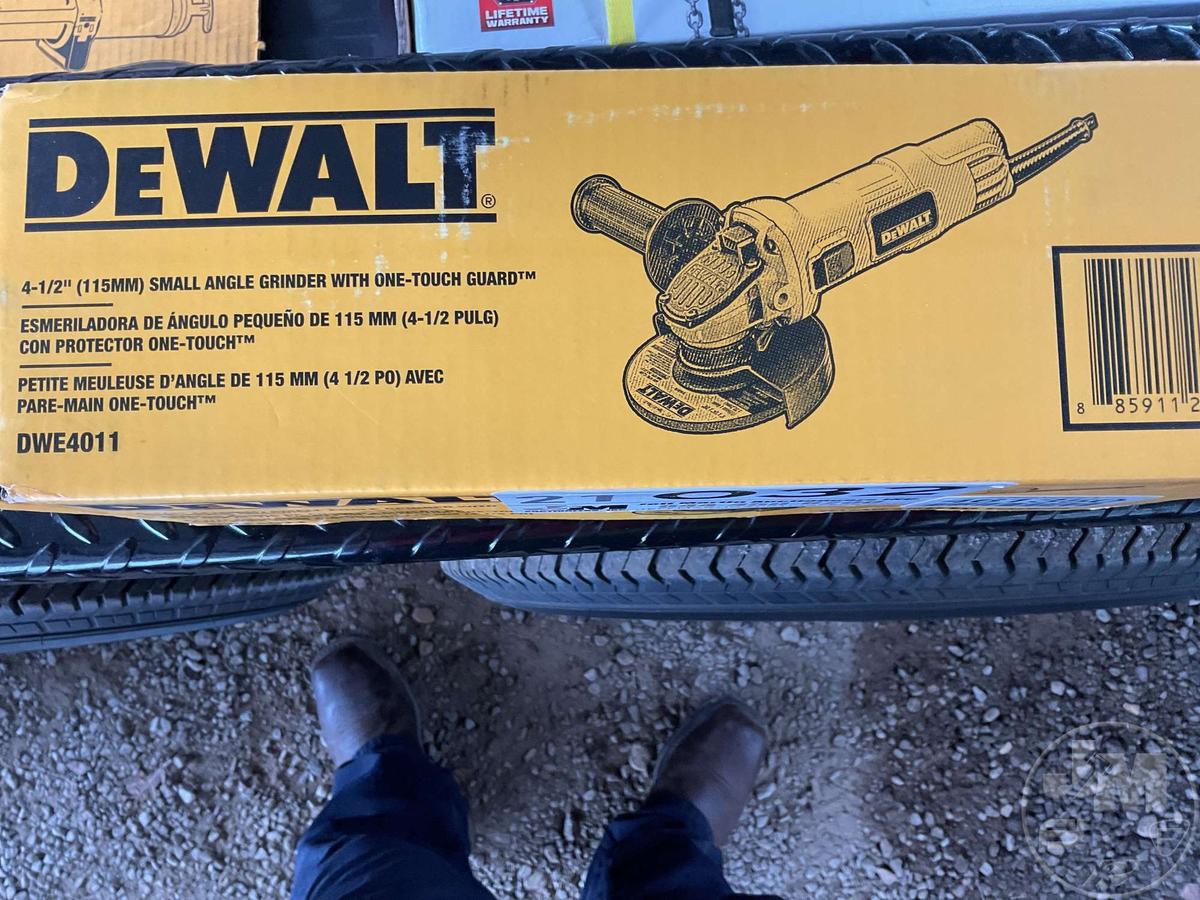 DEWALT DWE4011 4.5 GRINDER