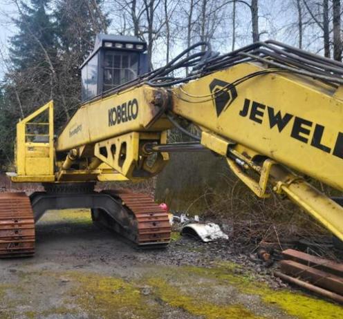 2006 Kobelco 250 Log Loader with Log Max 7000 XT Processor