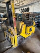 TowMotor Co Dual Mast Gasoline Forklift