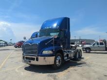 2014 MACK  CXU613 T/A DAYCAB