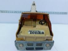 TONKA TRUCK W/CRANE