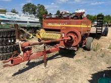 New Holland 565 Baler