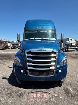 2020 FREIGHTLINER CASCADIA TANDEM AXLE SLEEPER