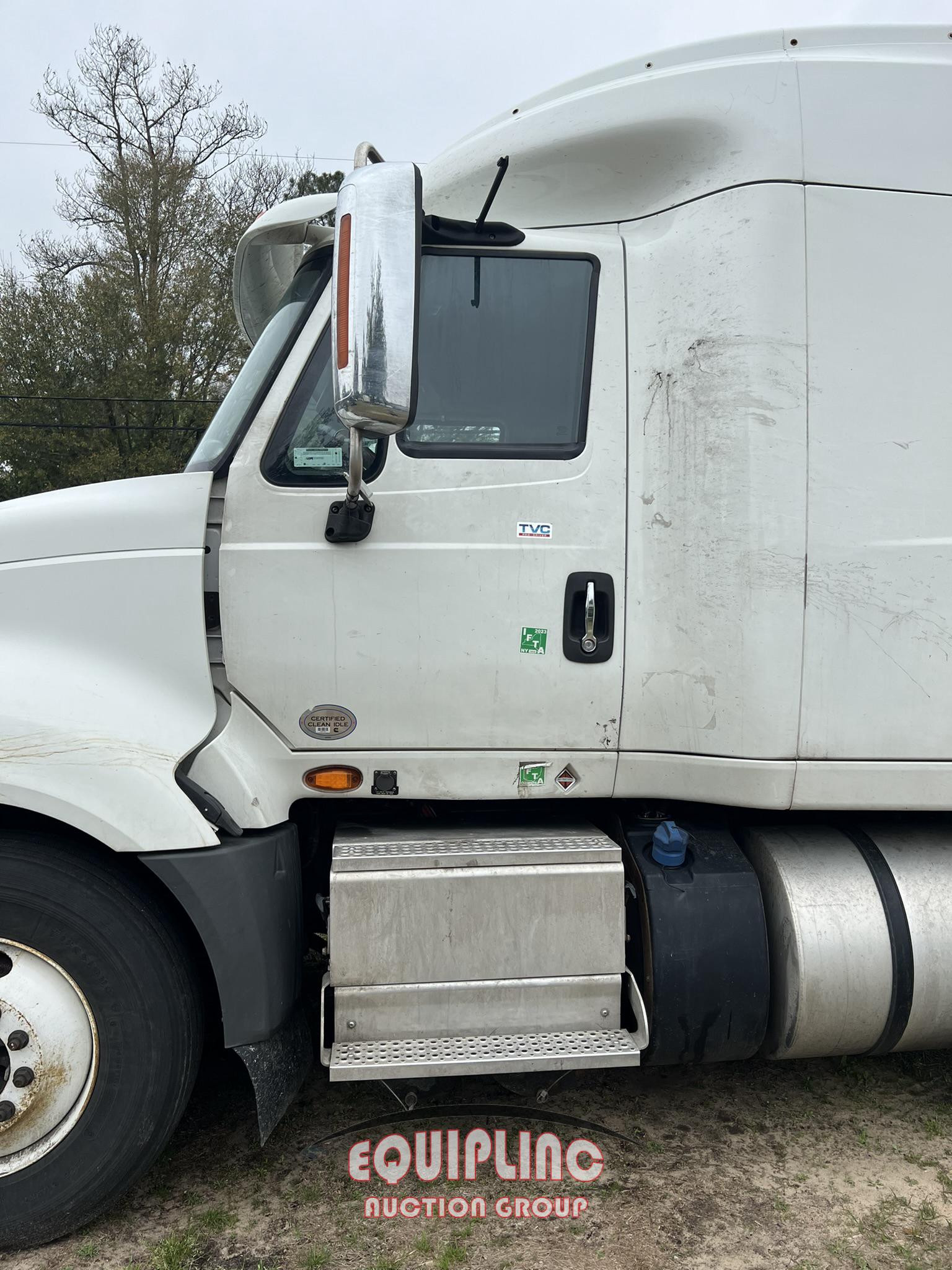 2017 INTERNATIONAL PROSTAR PLUS TANDEM AXLE  MID ROOF SLEEPER TRUCK