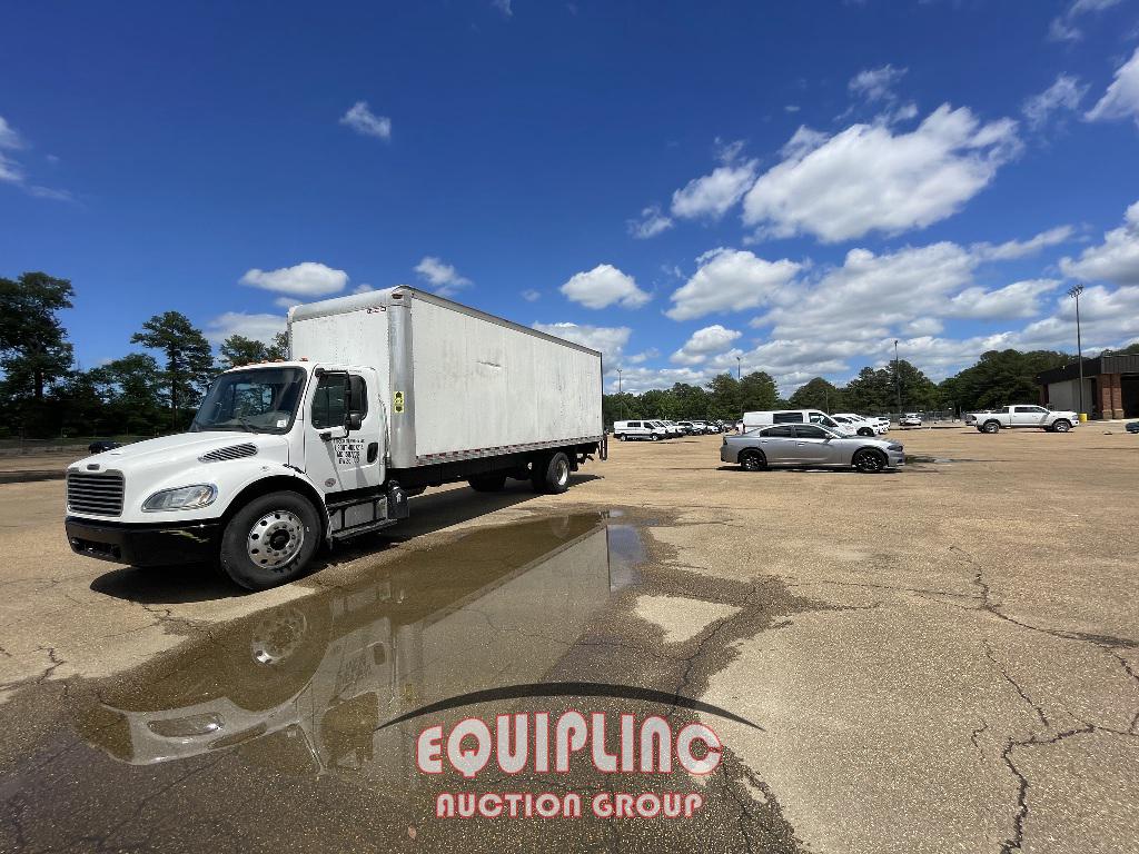 2017 Freightliner M2106 26FT BOX TRUCK