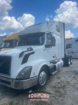 2012 VOLVO VNL670 TANDEM AXLE SLEEPER