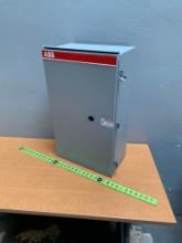 ABB T5E-3R12 Circuit Breaker Enclosure 26.75" x 15.5" x 9.5"