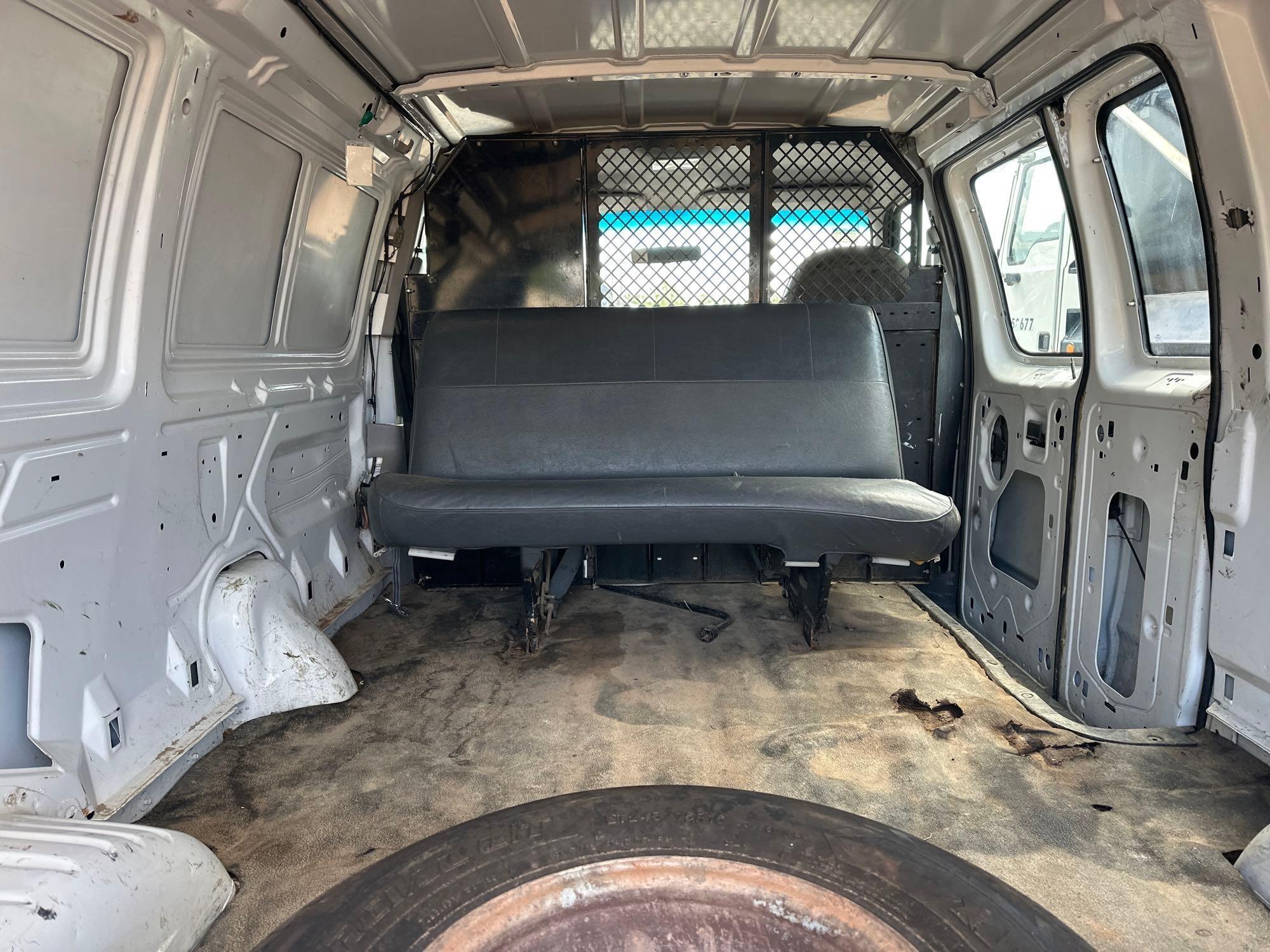 1998 FORD E-250 CARGO VAN