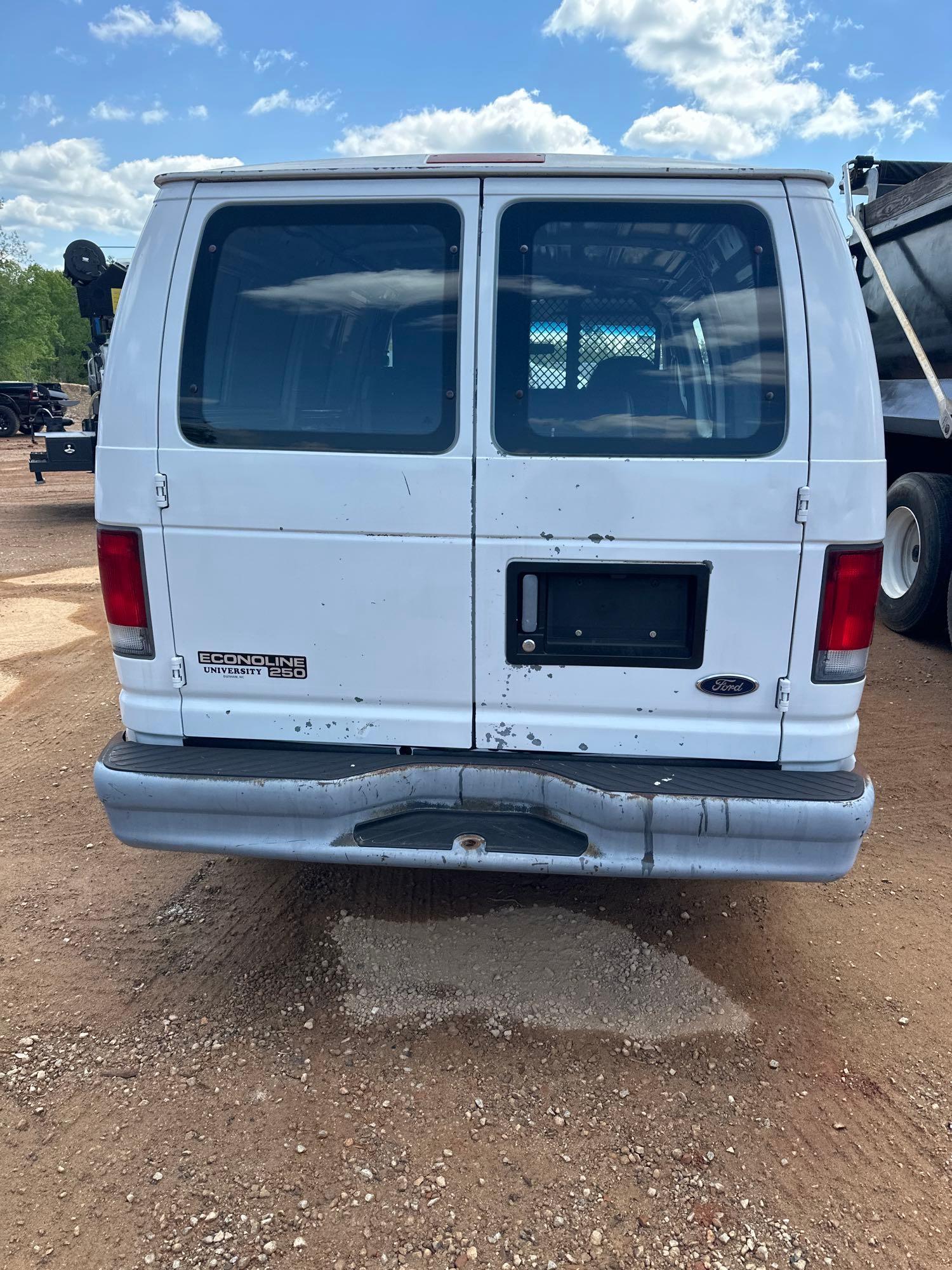 1998 FORD E-250 CARGO VAN