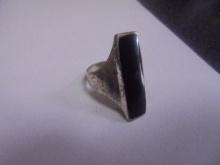 Vintage Ladies Sterling Silver & Black Onyx Ring