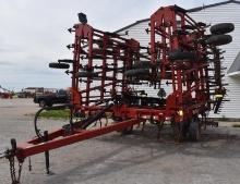 Case IH / DMI Tiger Mate II Field Cultivator