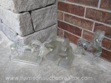 Various glass horse free standing statues