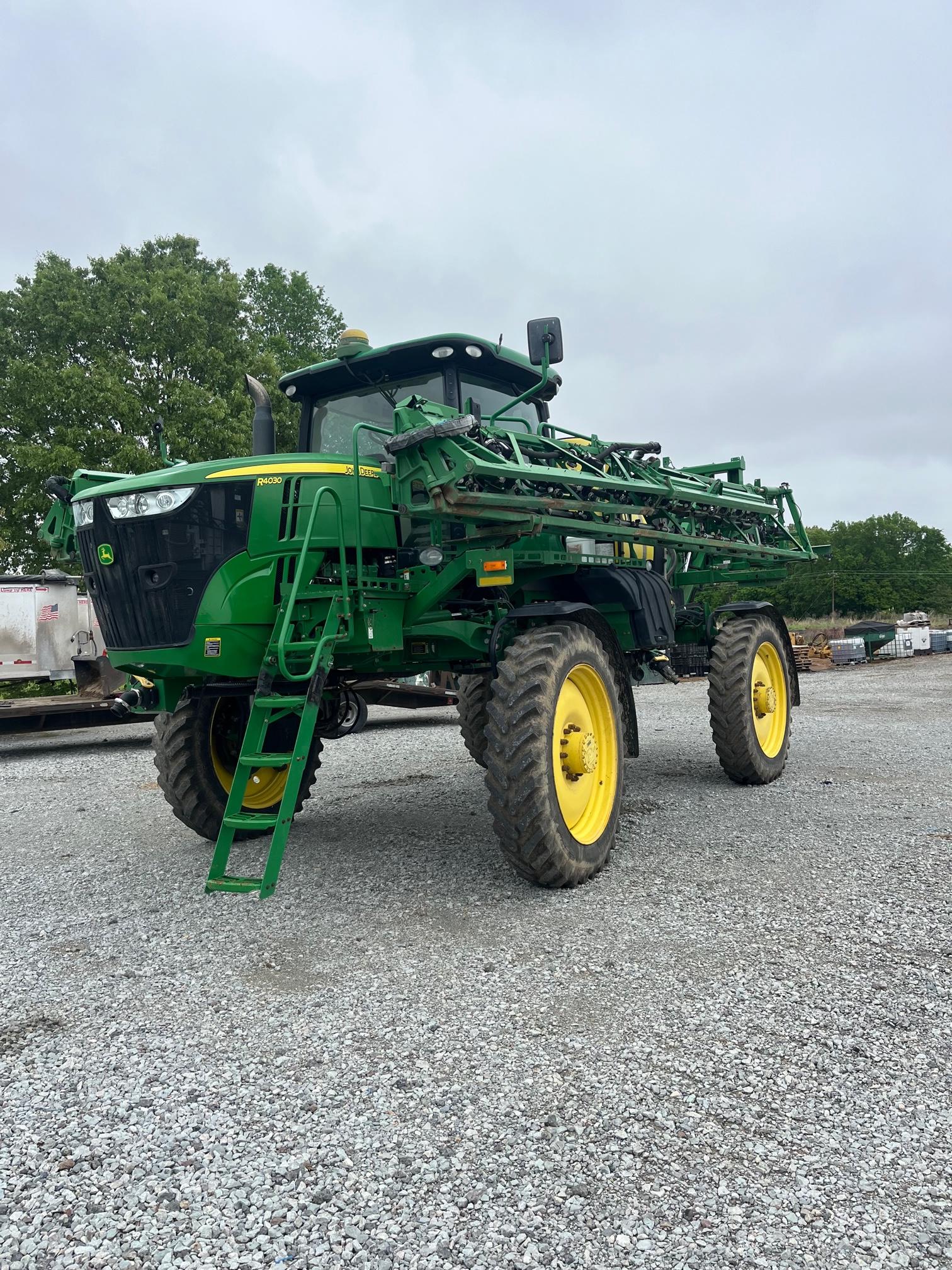 JOHN DEERE 2014 R4030 SPRAYER