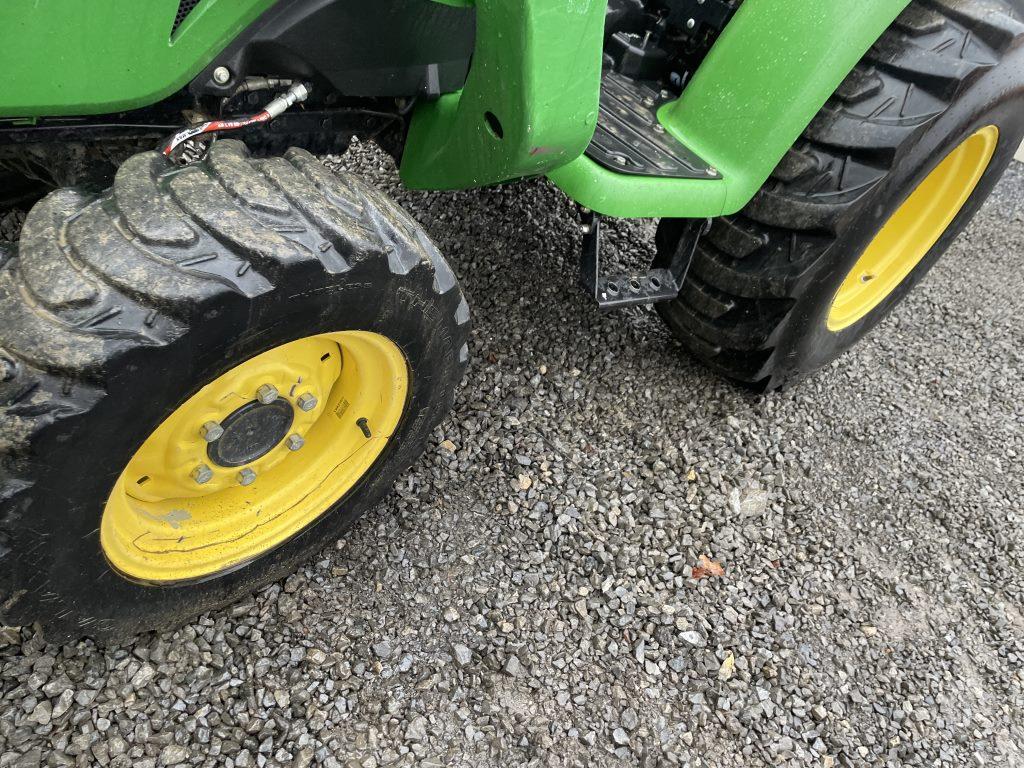 John Deere 3038E Loader Tractor