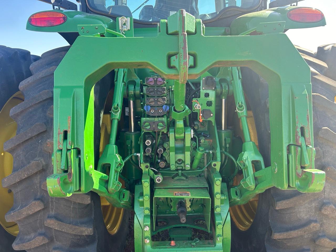 2018 John Deere 8320R