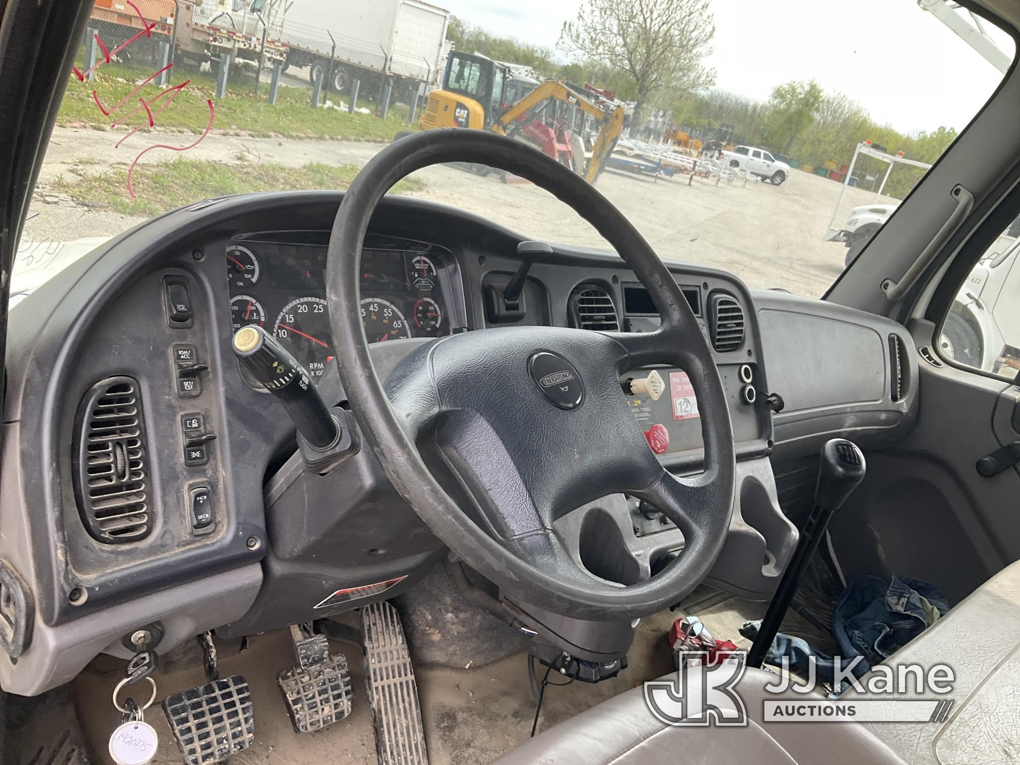 (Kansas City, MO) Altec DC47-TR, Digger Derrick rear mounted on 2013 Freightliner M2 106 4x4 Utility