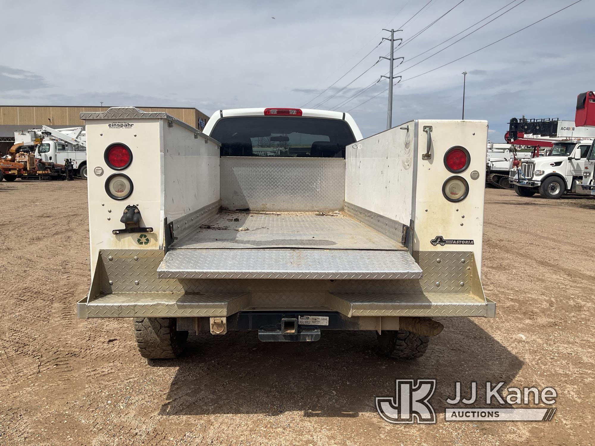 (Shakopee, MN) 2009 RAM 2500 4x4 Crew-Cab Service Truck Starts, Runs, Moves, Plow Operates, Body dam