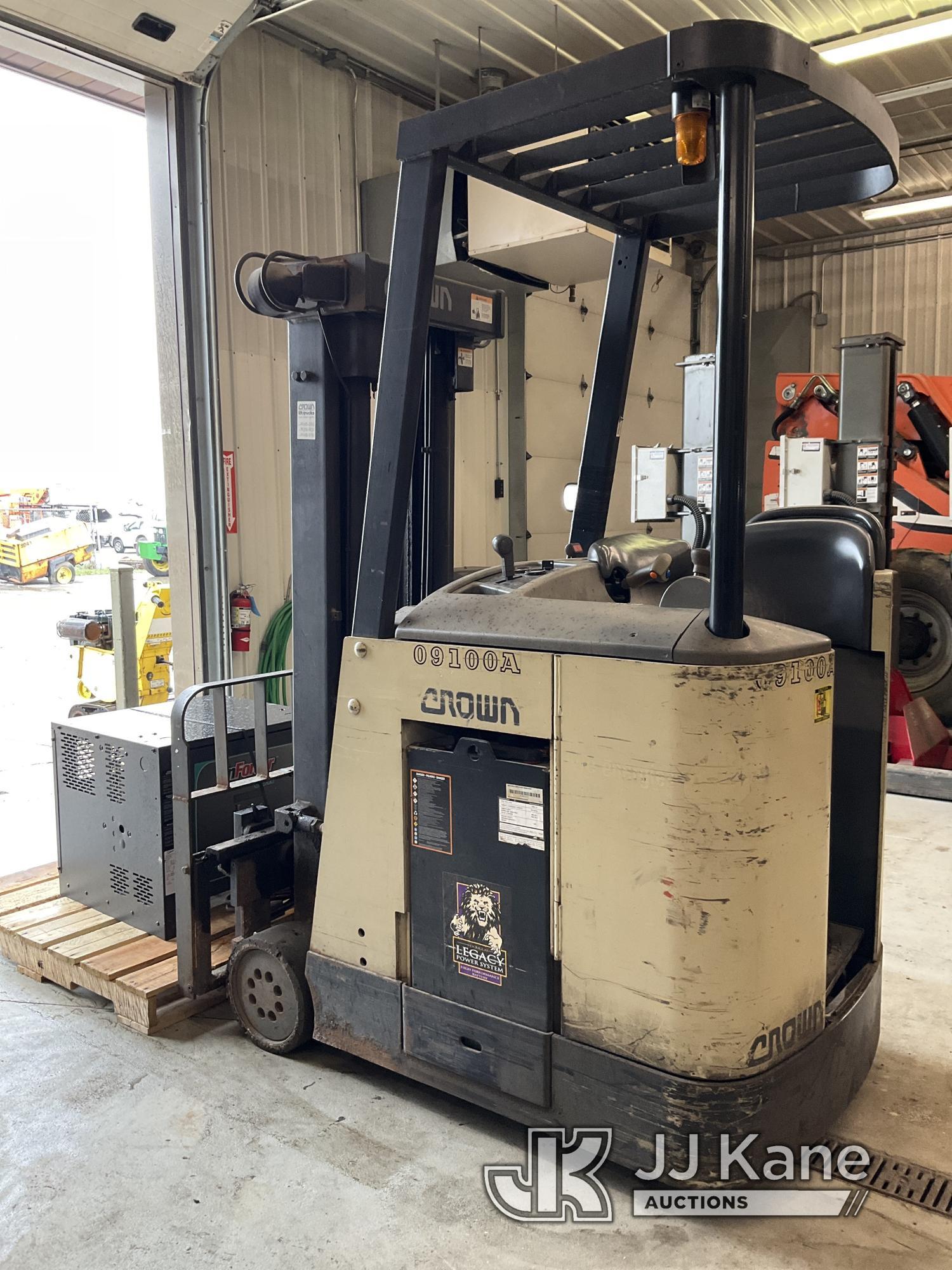 (South Beloit, IL) 1999 Crown RC3020-30 Solid Tired Forklift Runs, Moves, Operates