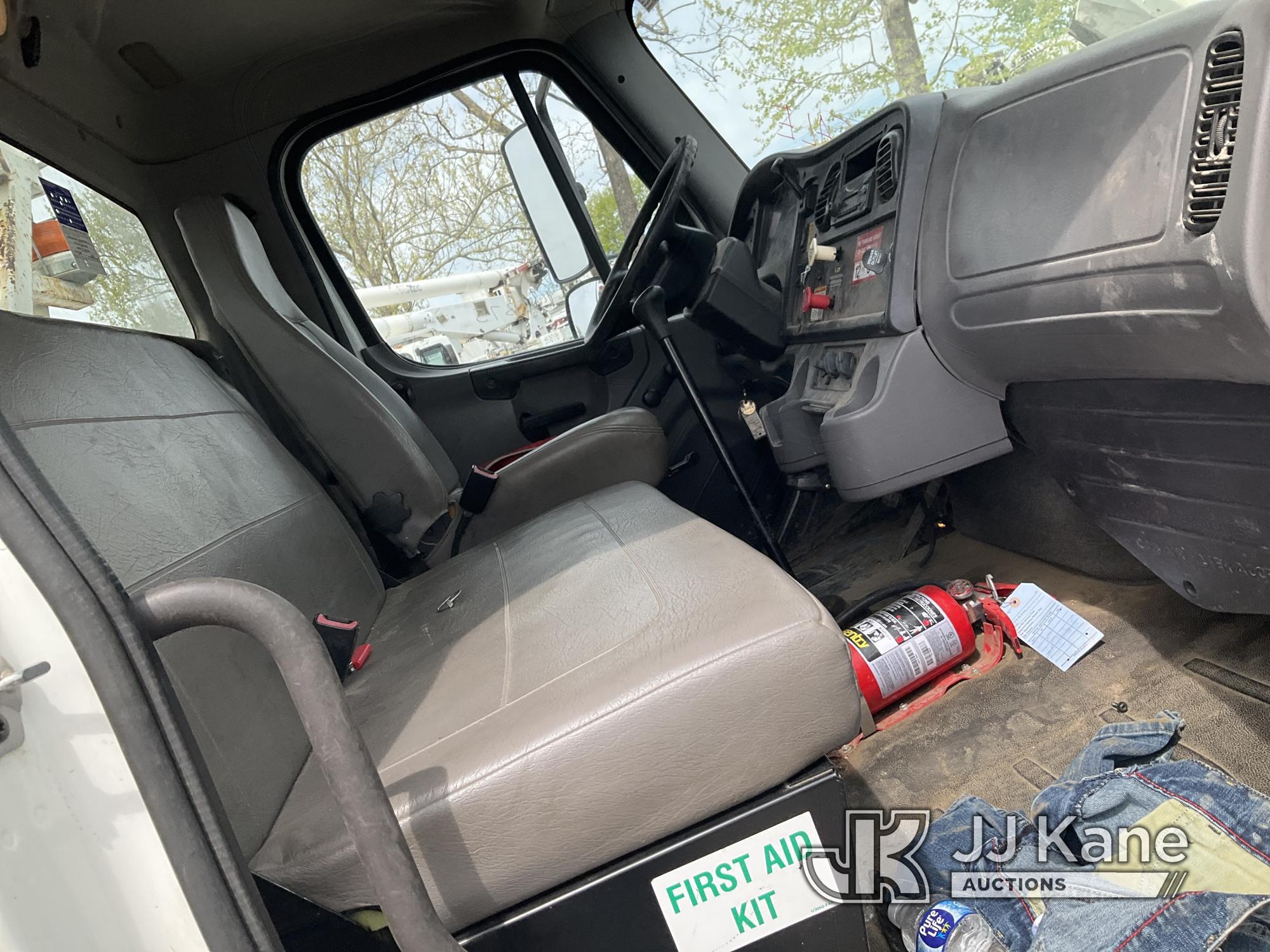 (Kansas City, MO) Altec DC47-TR, Digger Derrick rear mounted on 2013 Freightliner M2 106 4x4 Utility