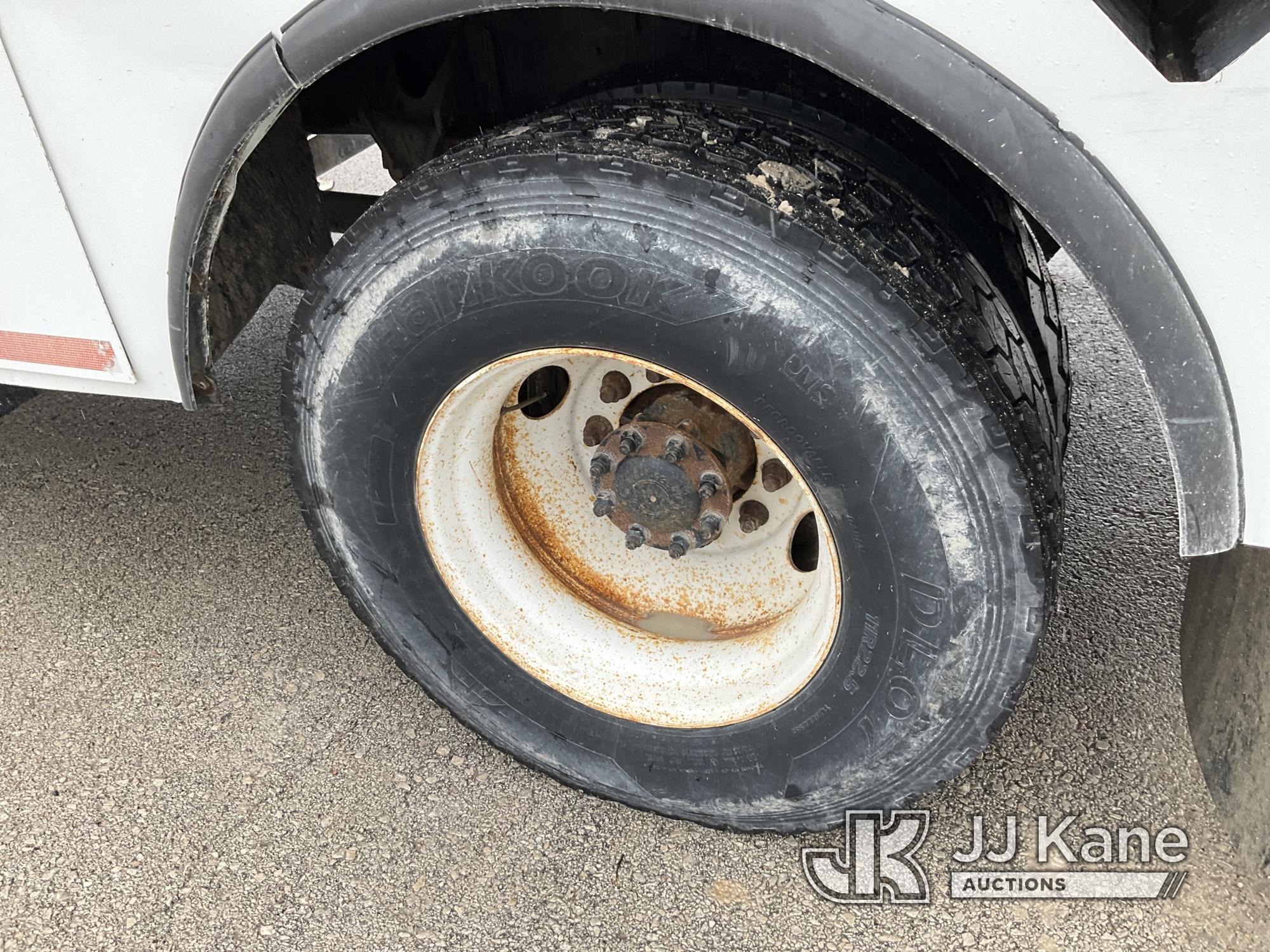 (Kansas City, MO) Altec AA755, Material Handling Bucket Truck rear mounted on 2013 International 430