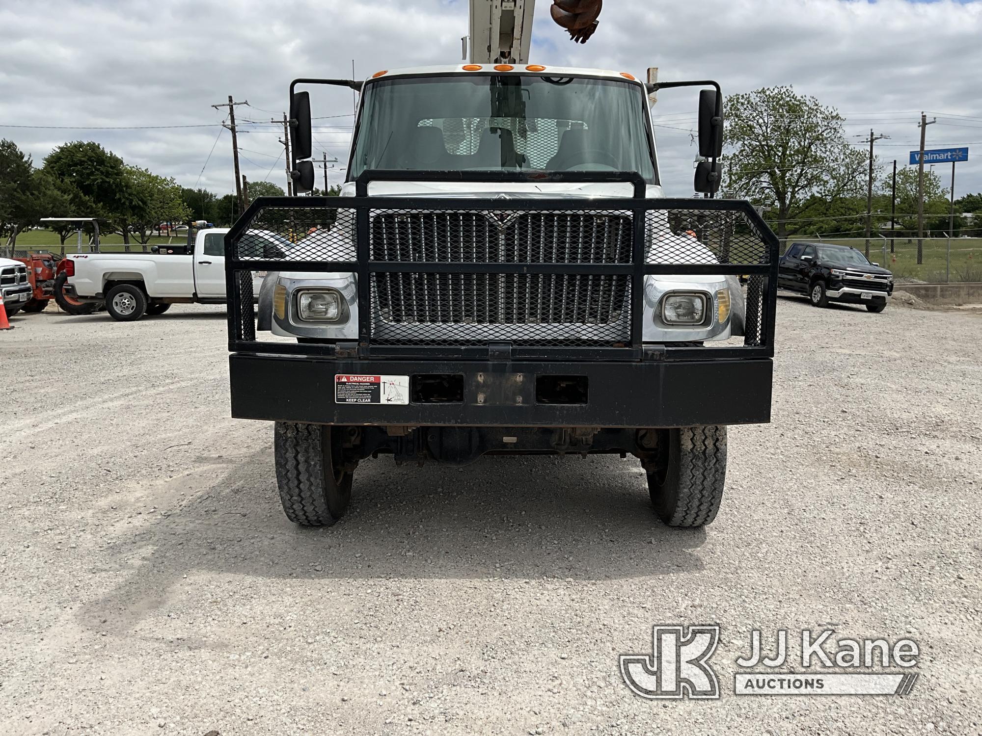 (Azle, TX) Altec DM47-TR, Digger Derrick rear mounted on 2007 International 7300 4x4 Utility Truck,