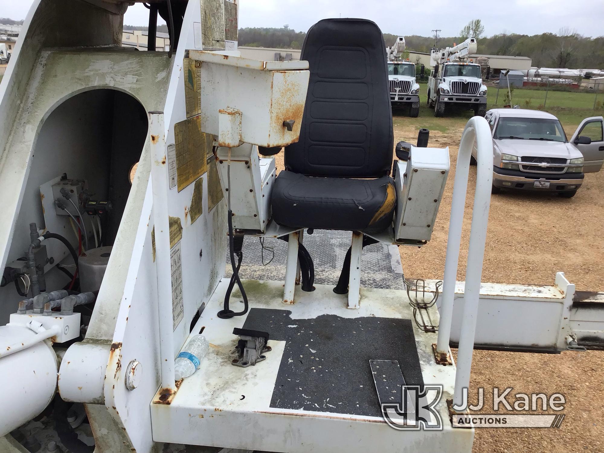 (Byram, MS) Altec AC38-127S-EJOD, Telescopic Platform/Hydraulic Crane rear mounted on 2011 Peterbilt