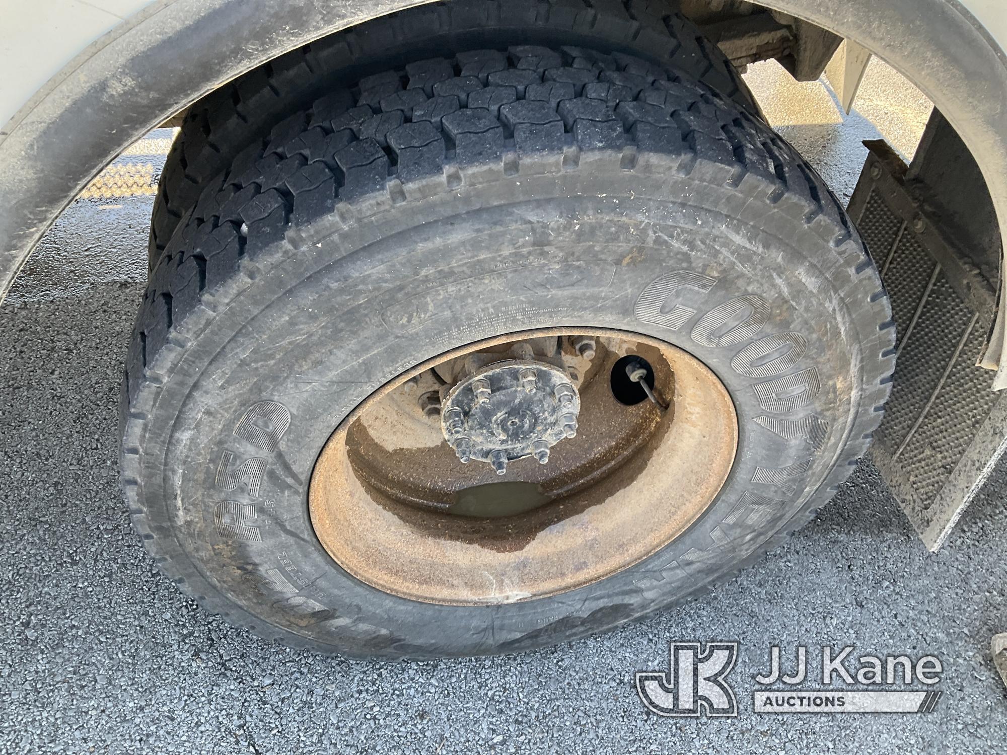 (Kansas City, MO) Altec AA55-MH, Material Handling Bucket Truck rear mounted on 2014 Freightliner M2