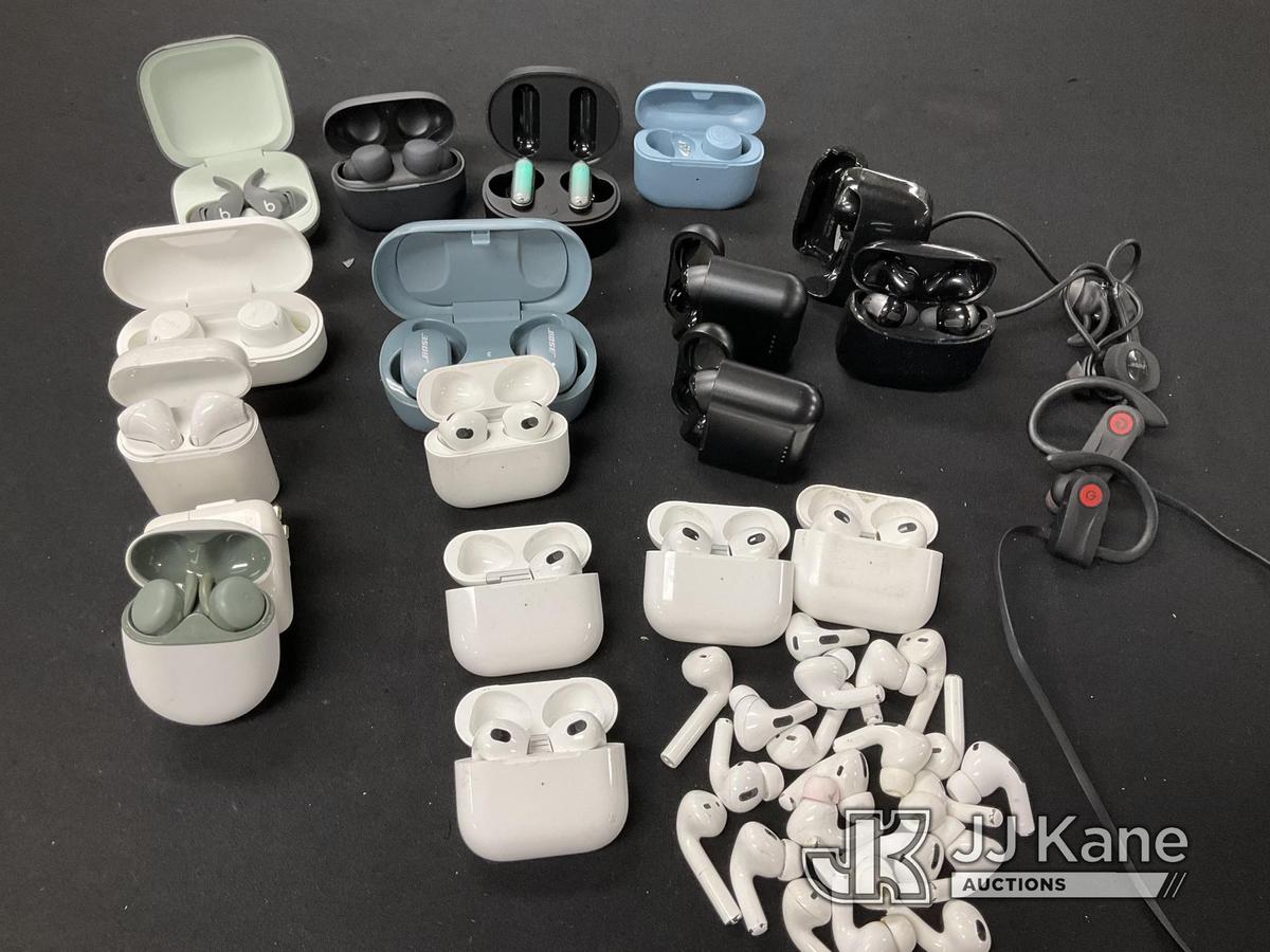 (Jurupa Valley, CA) Airpods Used