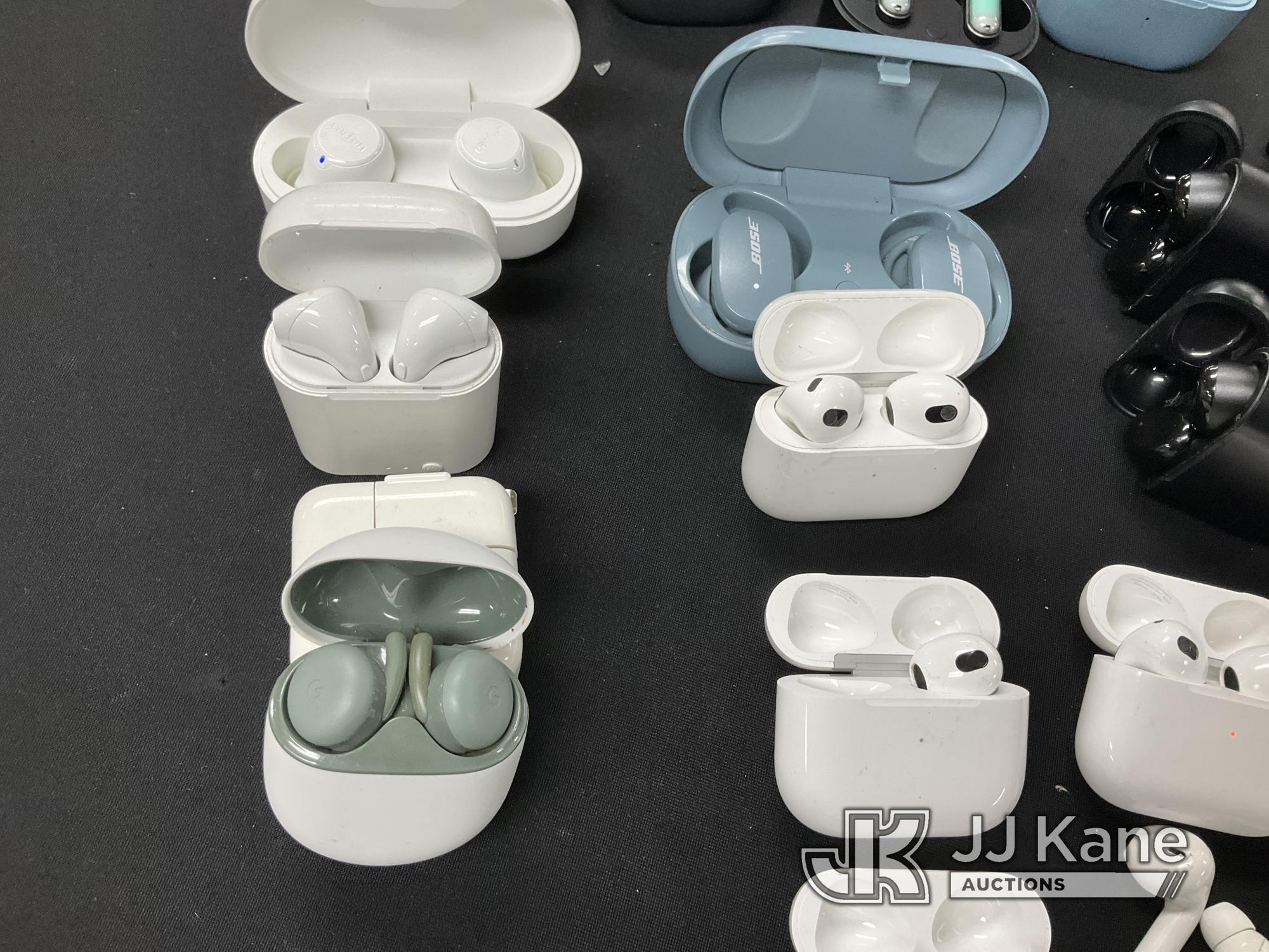 (Jurupa Valley, CA) Airpods Used