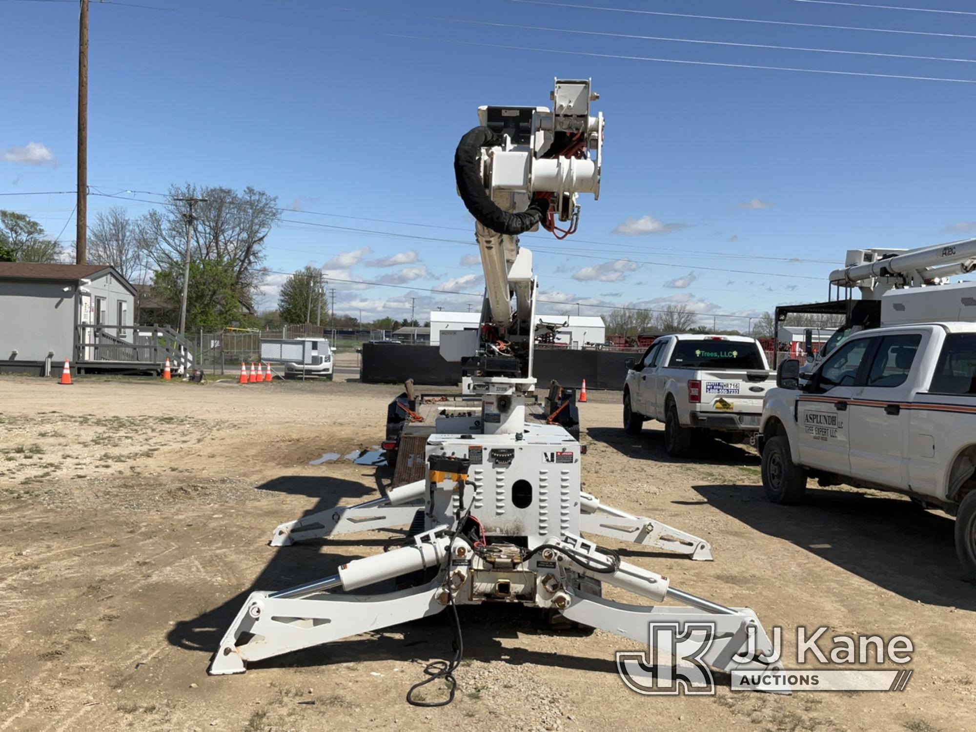 (Charlotte, MI) Altec AT37GW, Articulating & Telescopic Bucket mounted on 2017 Altec Crawler Back Ya